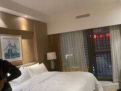 -珠海拱北口岸希尔顿欢朋酒店