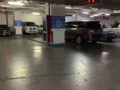 -新世界新丸中心-地下停车场