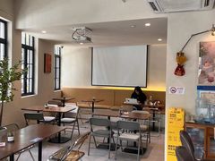 -Fridi Patisserie Cafe