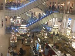 -乐蓬马歇百货公司(Rive Gauche)