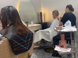-Tloml salon