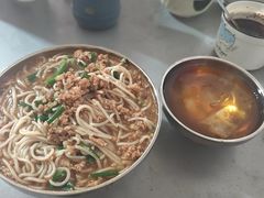 -正宗杨记普洱酸醋米线(总店)