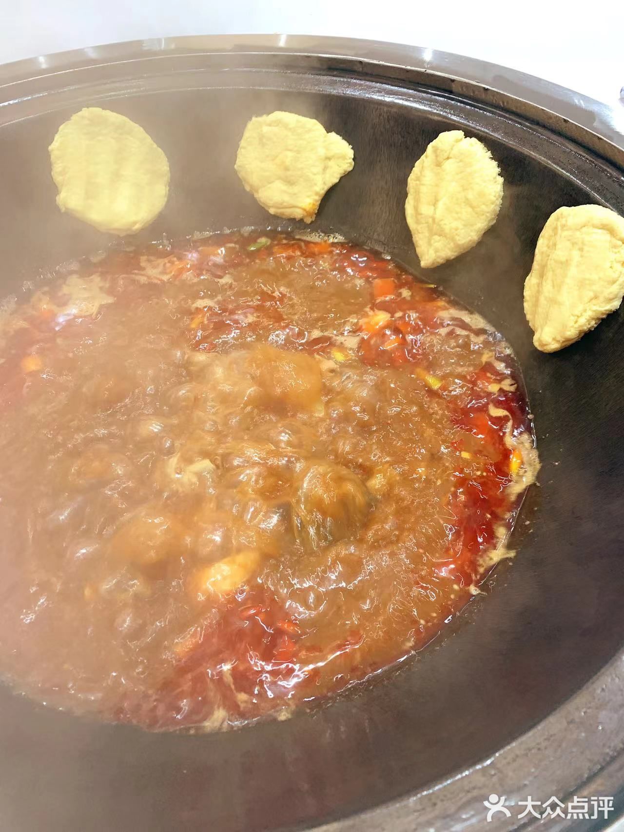 我最近发现了一个超级好吃的餐厅— 晟瑞东北铁锅炖鱼馆！