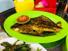 -明记烧鱼美味店