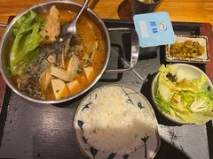 三文鱼头豆腐定食-石屋料理(南京西路店)