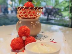 杨梅鳕鱼球-柳莺湖上·湖景餐厅·江南菜(西湖店)