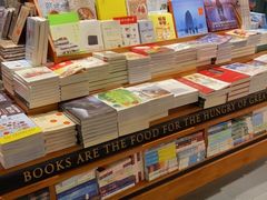 -西西弗书店&矢量咖啡(凯德晶萃广场店)