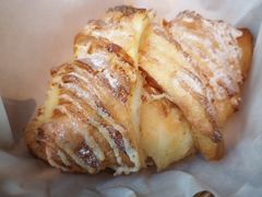 黄金流奶羊角-麦田工坊(月湖店)