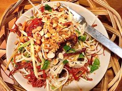 青木瓜辣牛肉干沙拉-Cau Go Vietnamese Cuisine