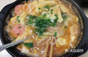 Tomato and Egg Hot Pot Rice Noodles
