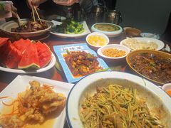 -老码头黑皮肘子锅包肉(赣水路店)