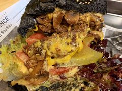 夏威夷双层牛肉汉堡-VIKING SALOON美式烟熏烤肉精酿餐酒吧