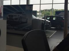 -上海宝信宝马4S店