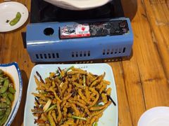 -霄汉牛三鲜湖北砂锅菜(万松园2店)
