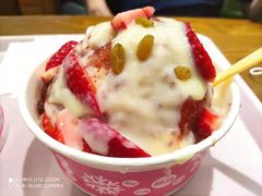 草莓炼乳刨冰-梁子刨冰王(鞍山西道店)