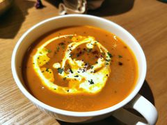 南瓜浓汤-HELLO 27 意面·沙拉·帕尼尼