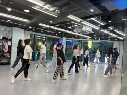 -STAR舞蹈工作室