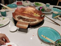 -墨居上隐·院子里火锅(峨眉店)