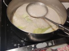 -尚尚仙·酸汤猪手·猪肚鸡火锅(华联万柳购物中心店)