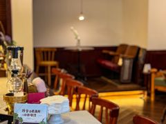 -Café Monson