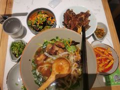-百春原湖南牛肉粉(百联世纪店)