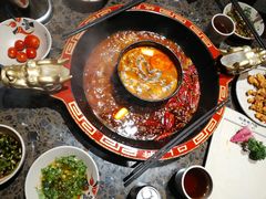 菌汤鸳鸯锅-椒香城门口重庆老火锅(宝安固戍店)