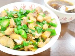 擂辣椒炒鸡丁盖码饭-百年德园(侯家塘店)