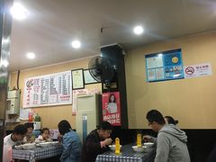 大堂-潘国仙耳光馄饨(黄家阙路店)