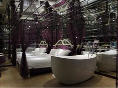 -天鹅恋主题酒店(光谷广场步行街店)