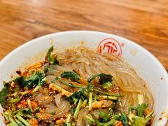 -万记麻辣烫国展总店