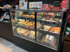 面包甜点陈列柜-星巴克(来福士办公楼店)