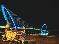 -南京眼步行桥