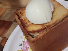 面包诱惑-蜜桃餐厅·伴山(绿宝广场店)