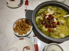 -渝是乎酸菜鱼(龙旗购物中心店)