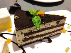 主厨甜品拼盘-YUE·6·西式融合餐厅(外滩六号店)