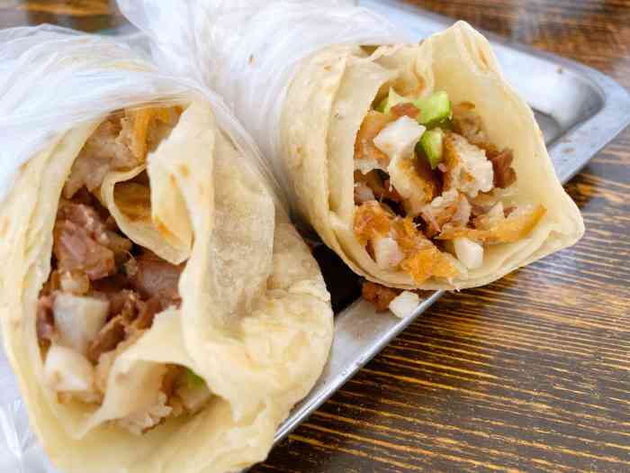 张佳小吃-"在别的地方吃不到这么好吃的大饼裹肉,在北.