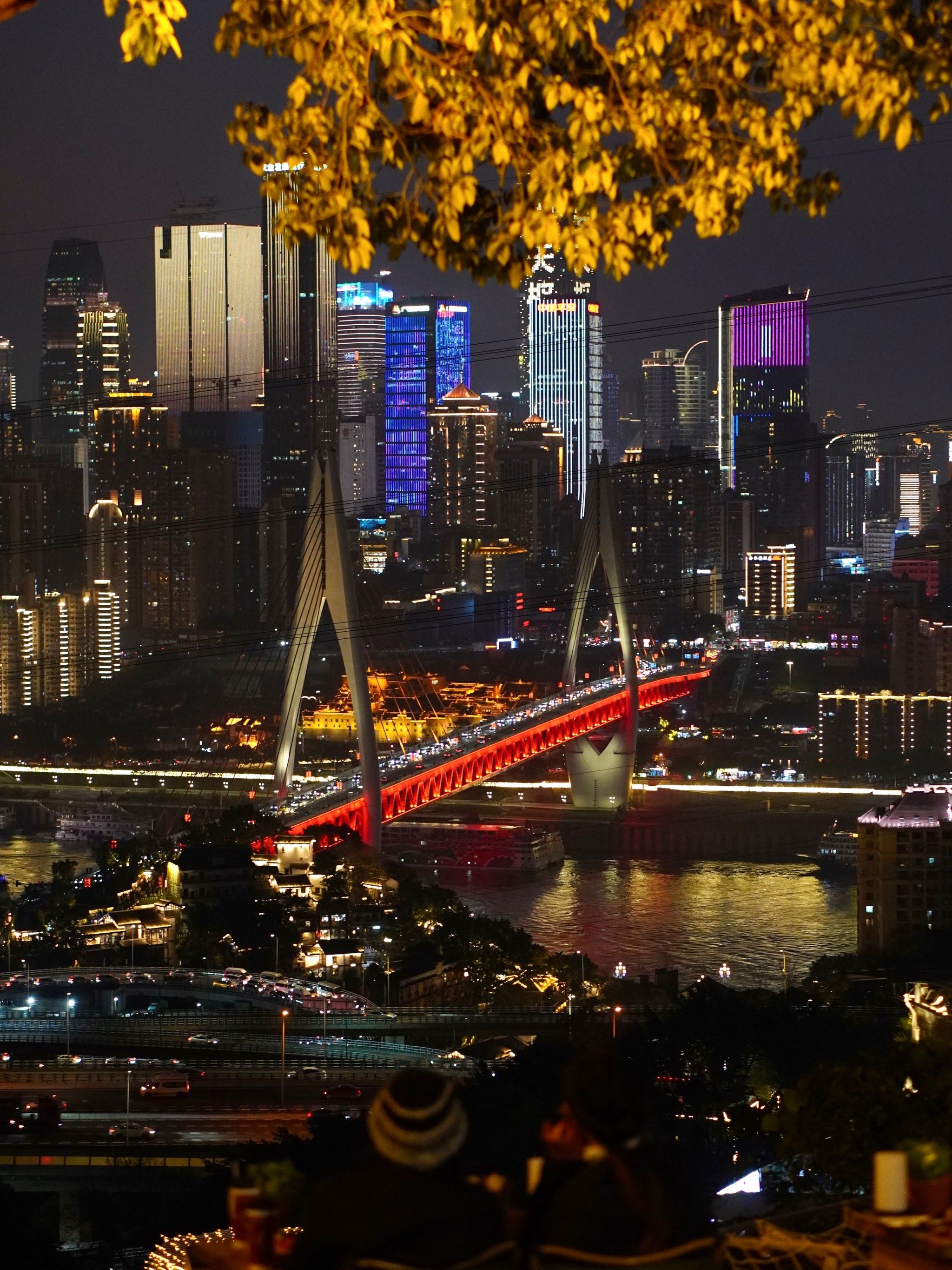 来这家烤肉店俯瞰重庆百万夜景