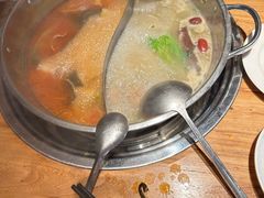 -苗伯妈酸汤火锅