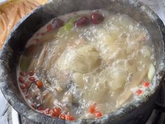 -鲁朗纳麦石锅鸡庄园