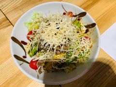 烤牛肉沙拉-鲔吞·和牛寿喜烧(闵行区绿瘦酒店)