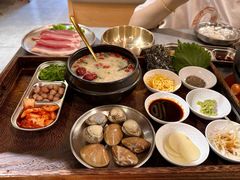 -围炉肉舍•炭烤活鳗•丹东海鲜烤肉(步行街店)