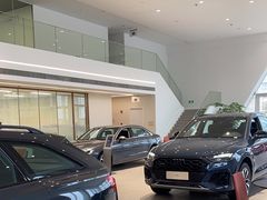 -上海冠松华奥奥迪4S店(张江店)