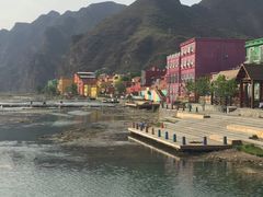 -百里峡七彩艺术小镇