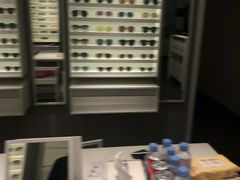 -目艮眼镜SHOWROOM(品牌集合店)