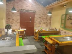 -两三事小郡肝串串香火锅(桂庙店)