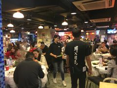 大堂-鲜入围煮花胶鸡海鲜火锅