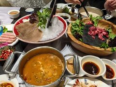 -红鼎豆捞·非遗鲍皇汤火锅(宝丰路店)