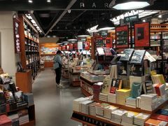 -西西弗书店&矢量咖啡(凯德晶萃广场店)