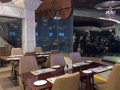 -荣誉国际酒店-云顶旋转餐厅