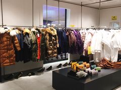 -URBAN REVIVO(欢乐海岸购物中心店)